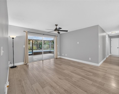 7606 Waunatta Court - Photo Thumbnail 10