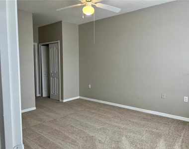 6111 Metrowest Boulevard - Photo Thumbnail 17