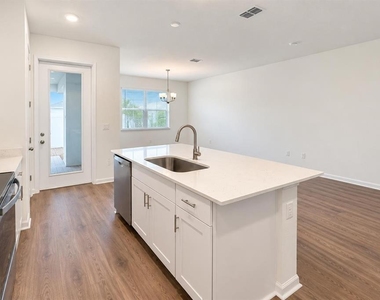 17736 Porter Road - Photo Thumbnail 4
