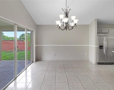 3700 Crossing Creek Boulevard - Photo Thumbnail 3