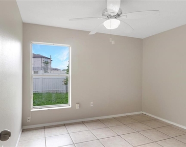 3700 Crossing Creek Boulevard - Photo Thumbnail 7