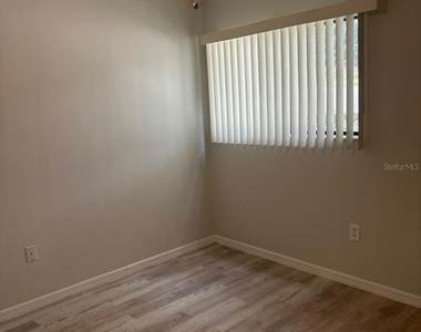 537 Sun Ridge Place - Photo Thumbnail 12