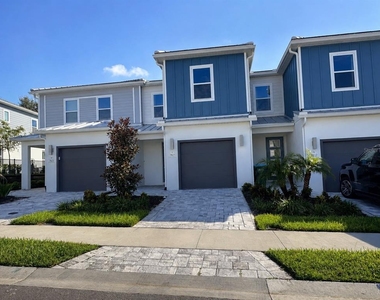 7821 Spectrum Drive - Photo Thumbnail 32
