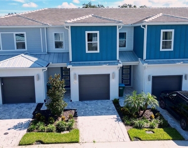 7821 Spectrum Drive - Photo Thumbnail 31
