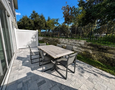 7821 Spectrum Drive - Photo Thumbnail 23