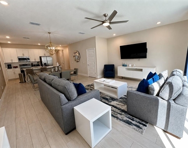 7821 Spectrum Drive - Photo Thumbnail 7