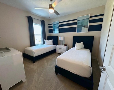 7821 Spectrum Drive - Photo Thumbnail 14