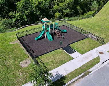 7821 Spectrum Drive - Photo Thumbnail 25