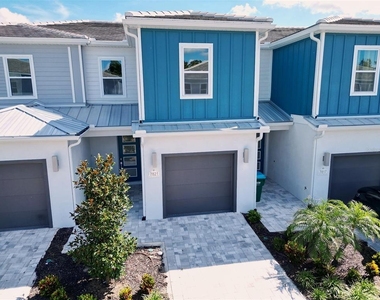 7821 Spectrum Drive - Photo Thumbnail 30