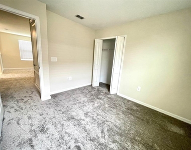 2905 Muller Oak Loop - Photo Thumbnail 17