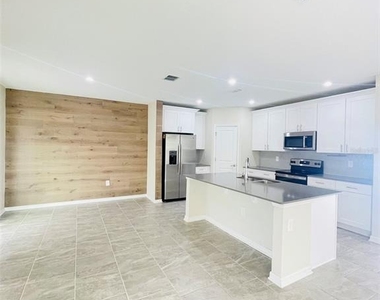 2905 Muller Oak Loop - Photo Thumbnail 7