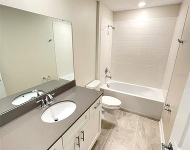 2905 Muller Oak Loop - Photo Thumbnail 21