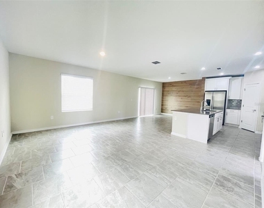 2905 Muller Oak Loop - Photo Thumbnail 6