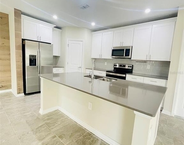 2905 Muller Oak Loop - Photo Thumbnail 5