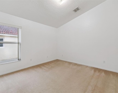 1346 Solana Circle - Photo Thumbnail 10