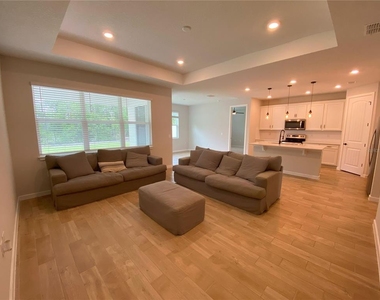 3009 Green Park Drive - Photo Thumbnail 2
