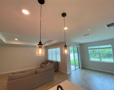 3009 Green Park Drive - Photo Thumbnail 9