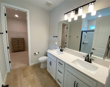 3009 Green Park Drive - Photo Thumbnail 15