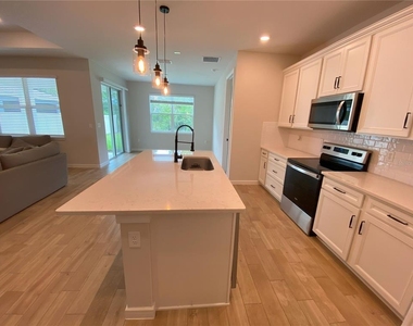 3009 Green Park Drive - Photo Thumbnail 8