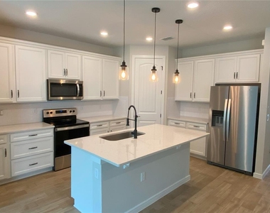 3009 Green Park Drive - Photo Thumbnail 5