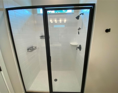 3009 Green Park Drive - Photo Thumbnail 16