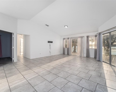 1704 Ison Lane - Photo Thumbnail 14