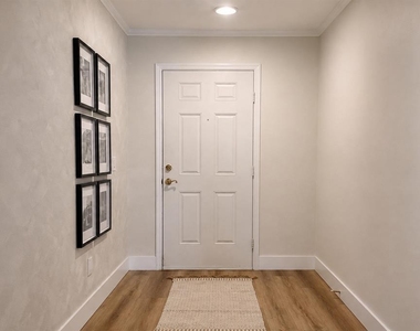 1920 Commander Way - Photo Thumbnail 2