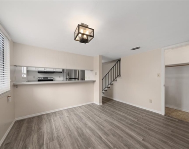 1412 Oak Place - Photo Thumbnail 13