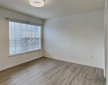 9077 Lee Vista Boulevard - Photo Thumbnail 10