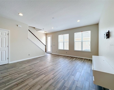 8658 Dufferin Lane - Photo Thumbnail 8