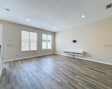 8658 Dufferin Lane - Photo Thumbnail 9