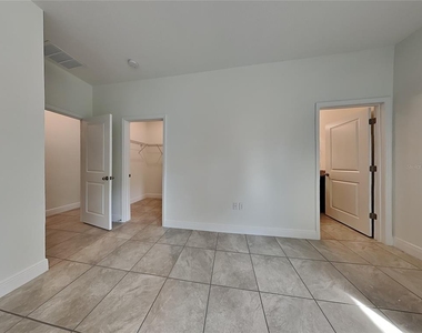560 Marion Oaks Boulevard - Photo Thumbnail 4