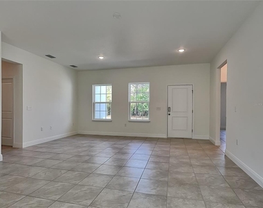 560 Marion Oaks Boulevard - Photo Thumbnail 3