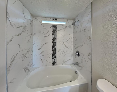 502 Dunbar Avenue - Photo Thumbnail 10