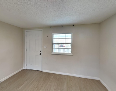 502 Dunbar Avenue - Photo Thumbnail 1