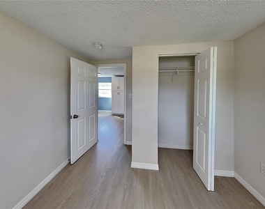 502 Dunbar Avenue - Photo Thumbnail 8