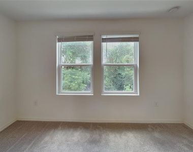 4830 Revolutionary Way - Photo Thumbnail 3