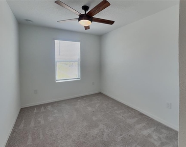 4830 Revolutionary Way - Photo Thumbnail 7
