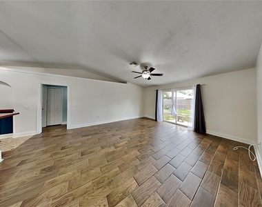 3512 Stonefield Drive - Photo Thumbnail 4