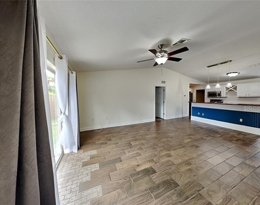 3512 Stonefield Drive - Photo Thumbnail 5