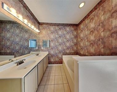 3233 Kings Ridge Terrace - Photo Thumbnail 9