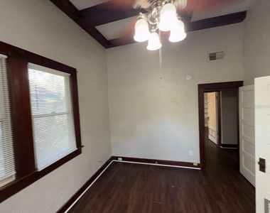 314 S Boyd Street - Photo Thumbnail 9