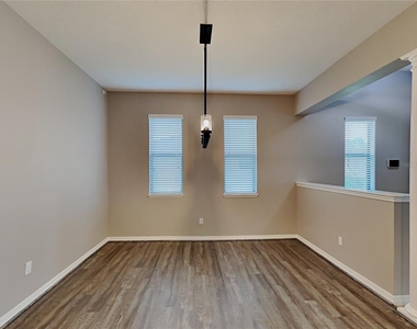 2131 Lacosta Place - Photo Thumbnail 7
