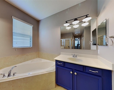2131 Lacosta Place - Photo Thumbnail 10
