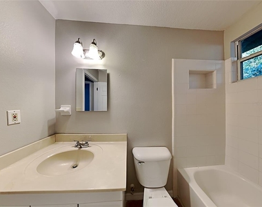 1431 Seminola Boulevard - Photo Thumbnail 6