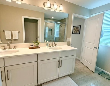 2488 Cedar Rose Street - Photo Thumbnail 25
