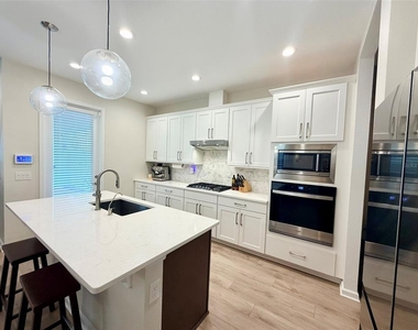 2488 Cedar Rose Street - Photo Thumbnail 8