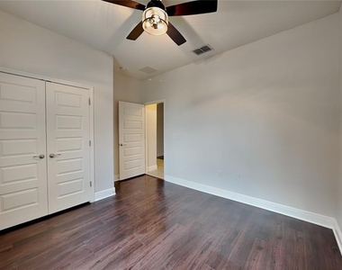 15543 Waterleigh Cove Drive - Photo Thumbnail 12