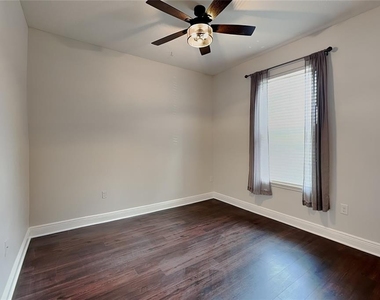 15543 Waterleigh Cove Drive - Photo Thumbnail 11