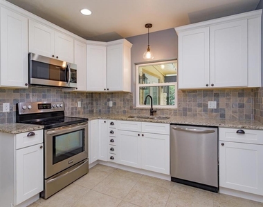 706 Florida Street - Photo Thumbnail 6